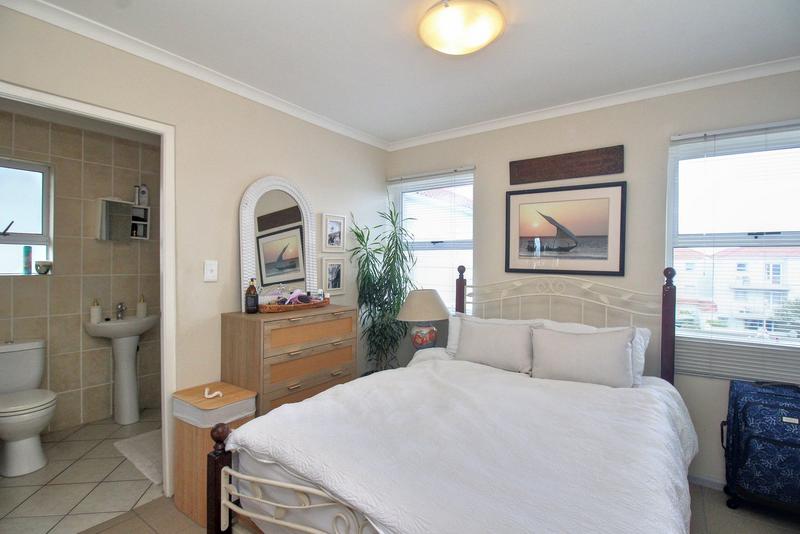 To Let 2 Bedroom Property for Rent in Gordons Bay Central Western Cape